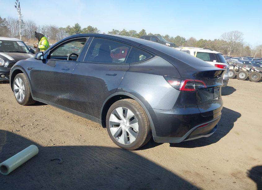 Photo 3 of 2024 Tesla Model Y LONG RANGE DUAL MOTOR ALL-WHEEL DRIVE/RWD (VIN 7SAYGDEDXRF028536)