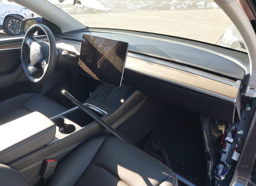 Photo 5 of 2024 Tesla Model Y LONG RANGE DUAL MOTOR ALL-WHEEL DRIVE/RWD (VIN 7SAYGDEDXRF028536)