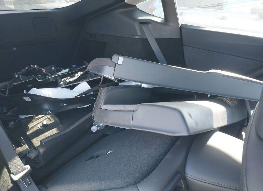 Photo 8 of 2024 Tesla Model Y LONG RANGE DUAL MOTOR ALL-WHEEL DRIVE/RWD (VIN 7SAYGDEDXRF028536)