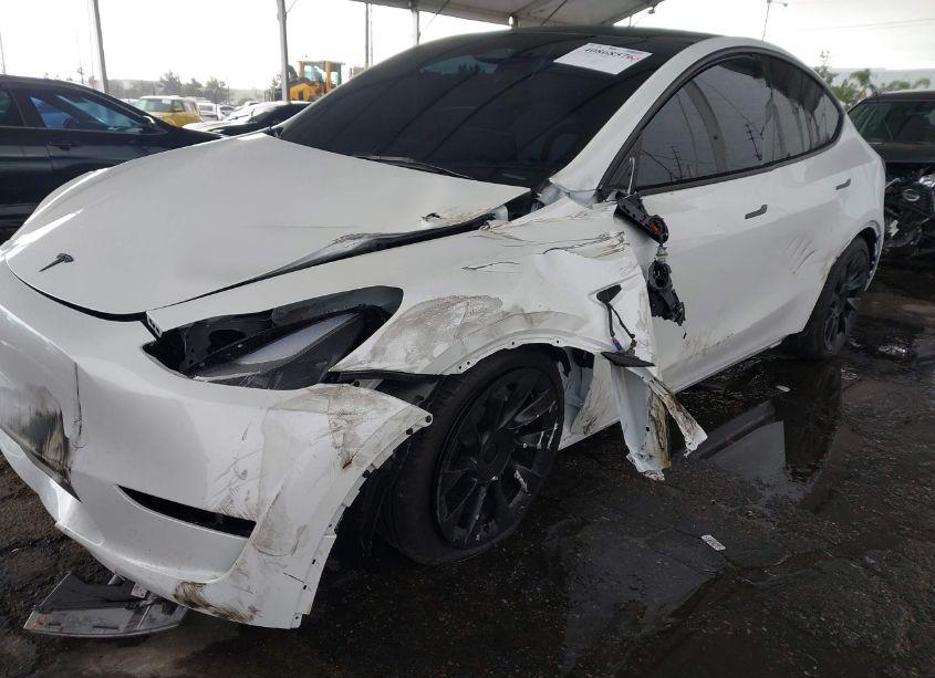 Photo 6 of 2024 Tesla Model Y LONG RANGE DUAL MOTOR ALL-WHEEL DRIVE/RWD (VIN 7SAYGDEDXRF108967)