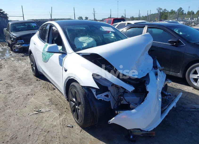 2024 Tesla Model Y LONG RANGE DUAL MOTOR ALL-WHEEL DRIVE/RWD (VIN 7SAYGDEDXRF111707) main photo