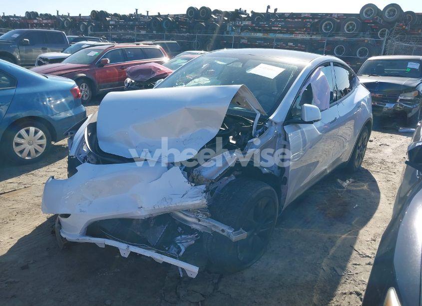 Photo 2 of 2024 Tesla Model Y LONG RANGE DUAL MOTOR ALL-WHEEL DRIVE/RWD (VIN 7SAYGDEDXRF111707)