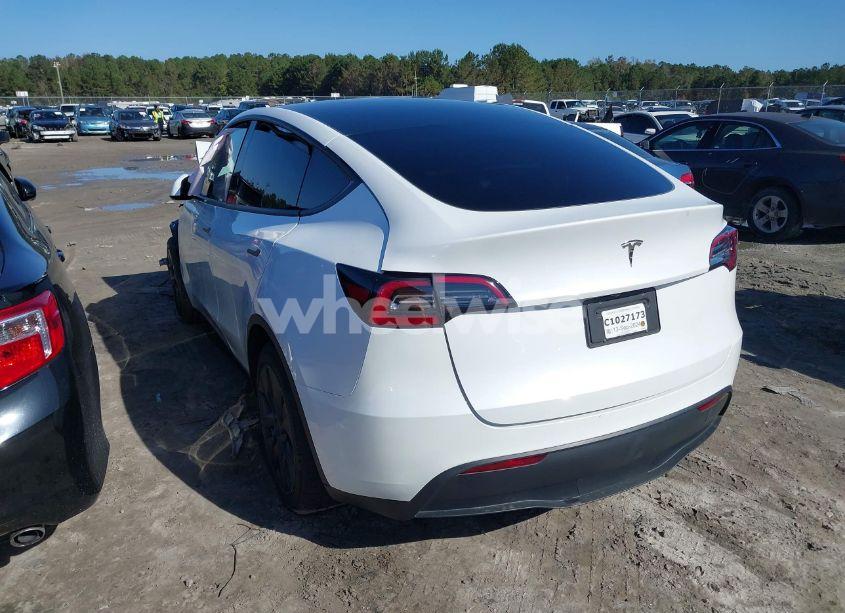Photo 3 of 2024 Tesla Model Y LONG RANGE DUAL MOTOR ALL-WHEEL DRIVE/RWD (VIN 7SAYGDEDXRF111707)