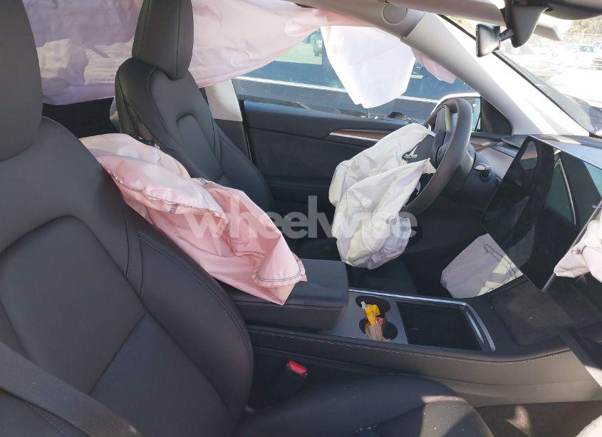 Photo 5 of 2024 Tesla Model Y LONG RANGE DUAL MOTOR ALL-WHEEL DRIVE/RWD (VIN 7SAYGDEDXRF111707)