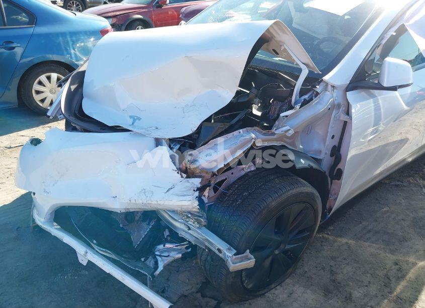 Photo 6 of 2024 Tesla Model Y LONG RANGE DUAL MOTOR ALL-WHEEL DRIVE/RWD (VIN 7SAYGDEDXRF111707)