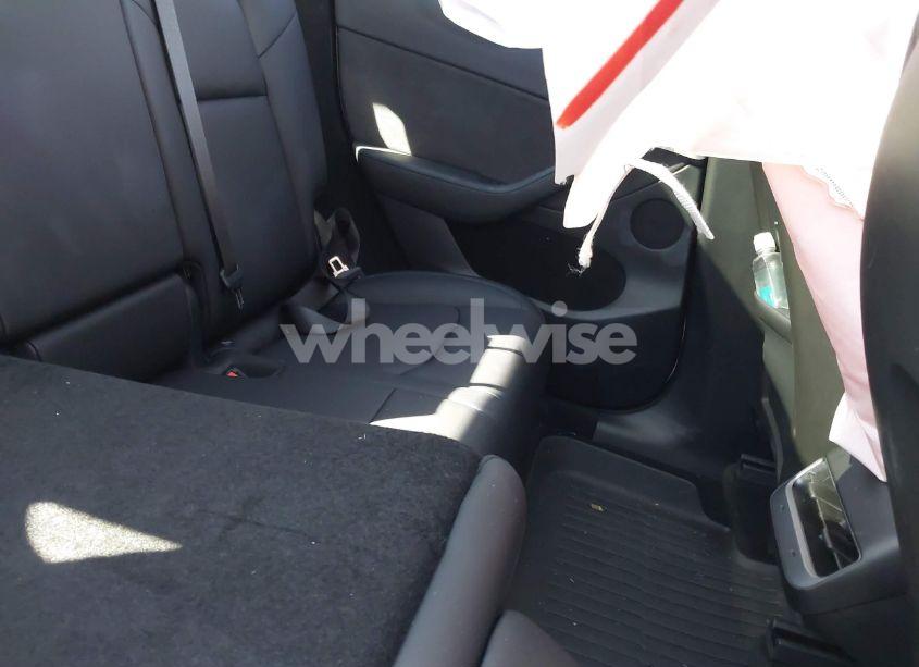 Photo 7 of 2024 Tesla Model Y LONG RANGE DUAL MOTOR ALL-WHEEL DRIVE/RWD (VIN 7SAYGDEDXRF111707)