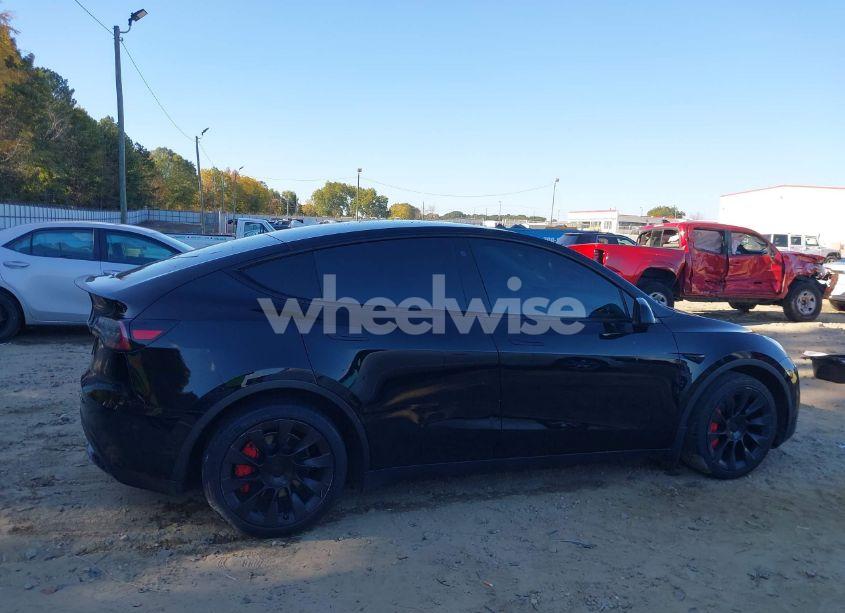 Photo 13 of 2022 Tesla Model Y LONG RANGE DUAL MOTOR ALL-WHEEL DRIVE (VIN 7SAYGDEE0NF321512)
