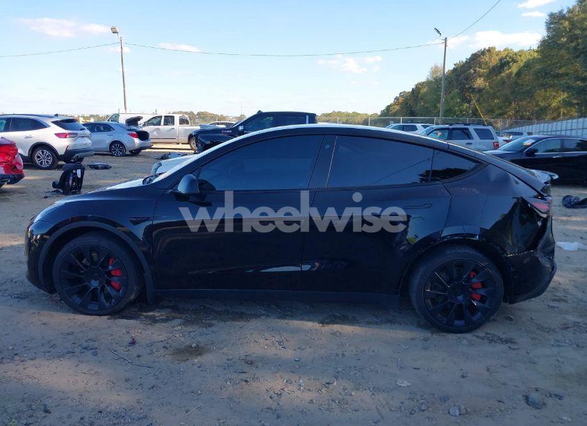 Photo 14 of 2022 Tesla Model Y LONG RANGE DUAL MOTOR ALL-WHEEL DRIVE (VIN 7SAYGDEE0NF321512)
