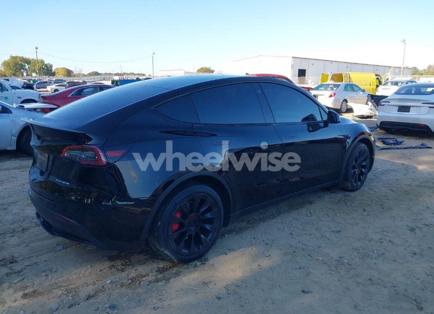 Photo 4 of 2022 Tesla Model Y LONG RANGE DUAL MOTOR ALL-WHEEL DRIVE (VIN 7SAYGDEE0NF321512)
