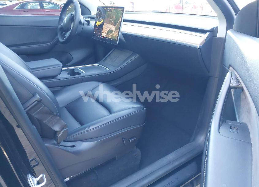 Photo 5 of 2022 Tesla Model Y LONG RANGE DUAL MOTOR ALL-WHEEL DRIVE (VIN 7SAYGDEE0NF321512)