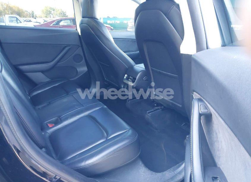 Photo 8 of 2022 Tesla Model Y LONG RANGE DUAL MOTOR ALL-WHEEL DRIVE (VIN 7SAYGDEE0NF321512)