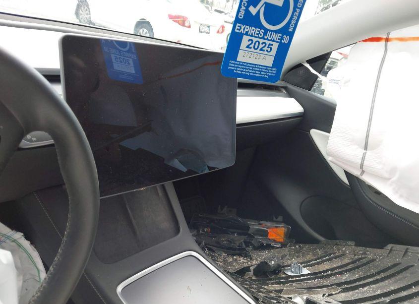 Photo 17 of 2022 Tesla Model Y LONG RANGE DUAL MOTOR ALL-WHEEL DRIVE (VIN 7SAYGDEE0NF329786)