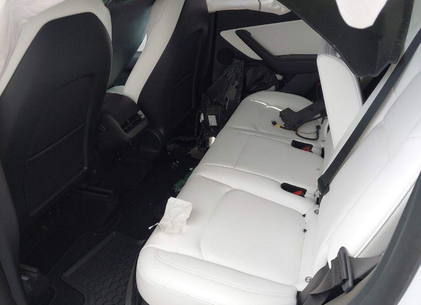 Photo 8 of 2022 Tesla Model Y LONG RANGE DUAL MOTOR ALL-WHEEL DRIVE (VIN 7SAYGDEE0NF329786)