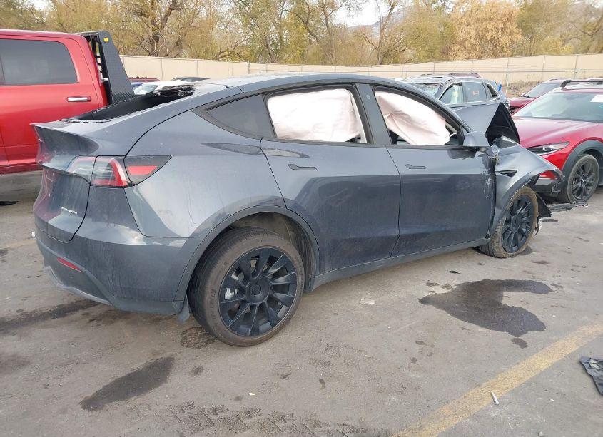 Photo 4 of 2023 Tesla Model Y AWD/LONG RANGE DUAL MOTOR ALL-WHEEL DRIVE (VIN 7SAYGDEE0PA029312)