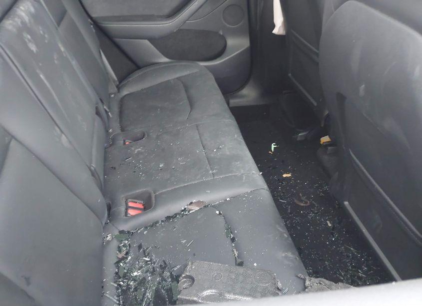 Photo 8 of 2023 Tesla Model Y AWD/LONG RANGE DUAL MOTOR ALL-WHEEL DRIVE (VIN 7SAYGDEE0PA029312)