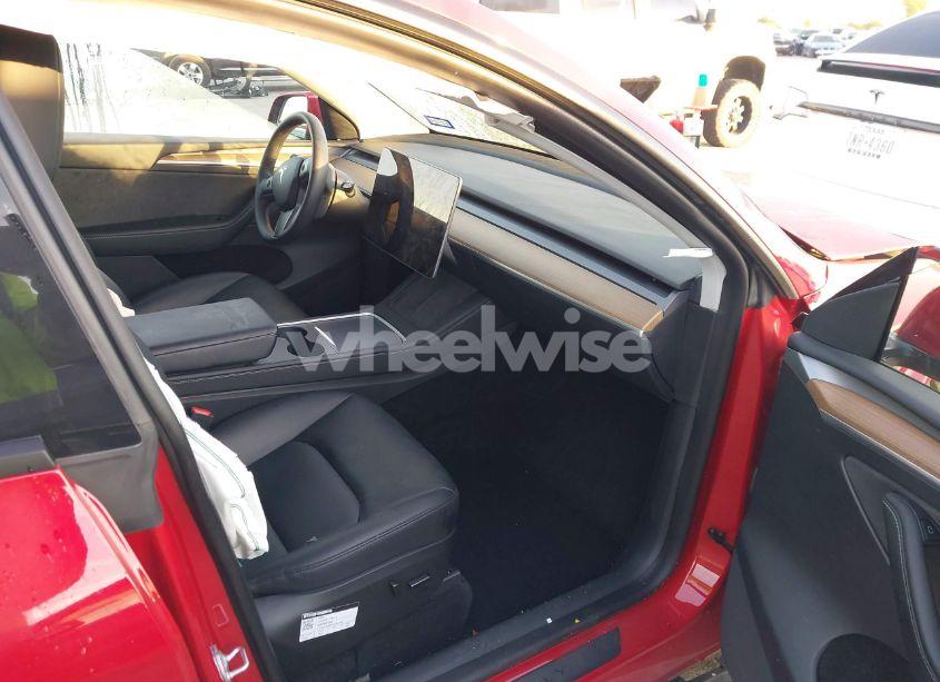 Photo 5 of 2023 Tesla Model Y AWD/LONG RANGE DUAL MOTOR ALL-WHEEL DRIVE (VIN 7SAYGDEE0PA030735)