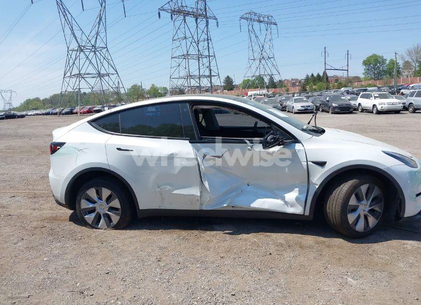 Photo 13 of 2023 Tesla Model Y AWD/LONG RANGE DUAL MOTOR ALL-WHEEL DRIVE (VIN 7SAYGDEE0PA130057)