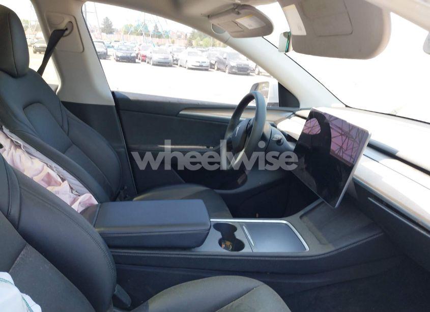 Photo 5 of 2023 Tesla Model Y AWD/LONG RANGE DUAL MOTOR ALL-WHEEL DRIVE (VIN 7SAYGDEE0PA130057)