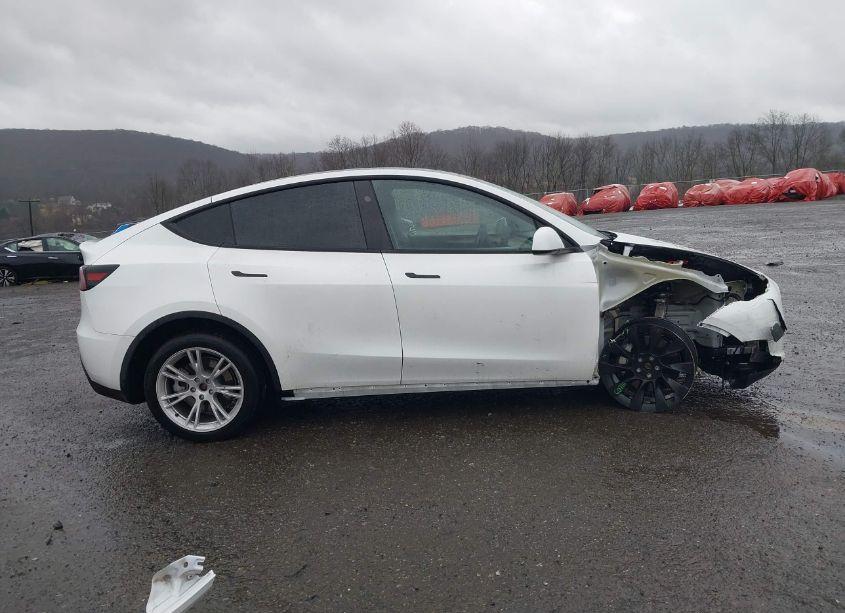 Photo 13 of 2023 Tesla Model Y AWD/LONG RANGE DUAL MOTOR ALL-WHEEL DRIVE (VIN 7SAYGDEE0PA144654)