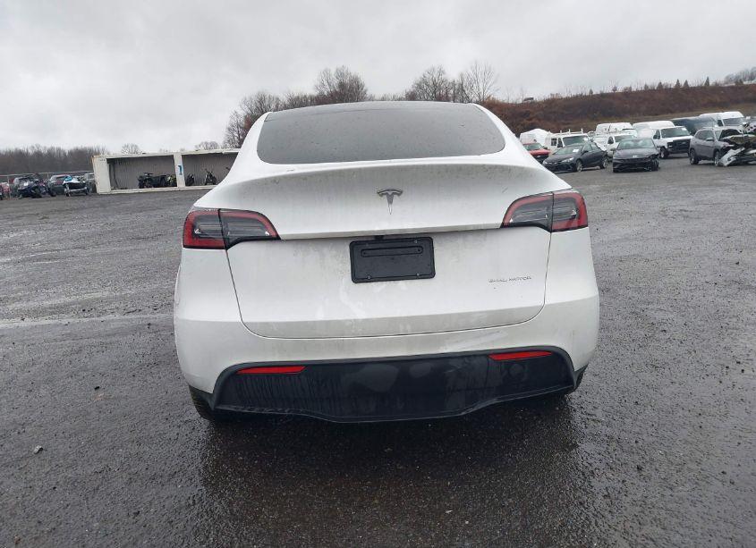 Photo 16 of 2023 Tesla Model Y AWD/LONG RANGE DUAL MOTOR ALL-WHEEL DRIVE (VIN 7SAYGDEE0PA144654)