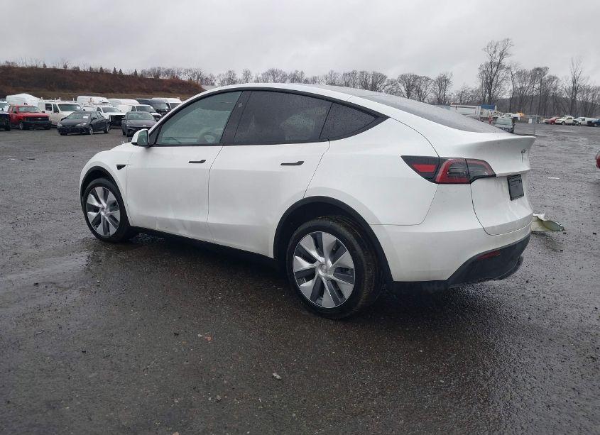 Photo 3 of 2023 Tesla Model Y AWD/LONG RANGE DUAL MOTOR ALL-WHEEL DRIVE (VIN 7SAYGDEE0PA144654)