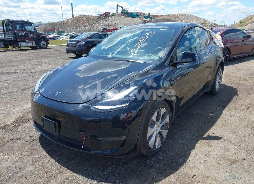 Photo 2 of 2023 Tesla Model Y AWD/LONG RANGE DUAL MOTOR ALL-WHEEL DRIVE (VIN 7SAYGDEE0PA183891)
