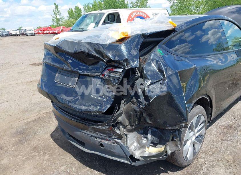 Photo 21 of 2023 Tesla Model Y AWD/LONG RANGE DUAL MOTOR ALL-WHEEL DRIVE (VIN 7SAYGDEE0PA183891)