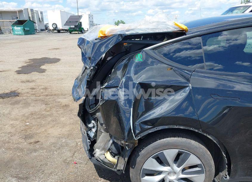 Photo 22 of 2023 Tesla Model Y AWD/LONG RANGE DUAL MOTOR ALL-WHEEL DRIVE (VIN 7SAYGDEE0PA183891)