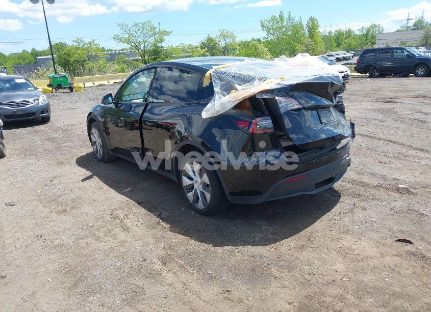 Photo 3 of 2023 Tesla Model Y AWD/LONG RANGE DUAL MOTOR ALL-WHEEL DRIVE (VIN 7SAYGDEE0PA183891)