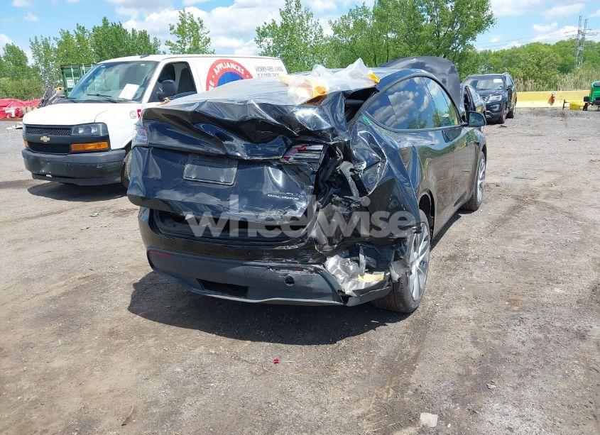 Photo 6 of 2023 Tesla Model Y AWD/LONG RANGE DUAL MOTOR ALL-WHEEL DRIVE (VIN 7SAYGDEE0PA183891)