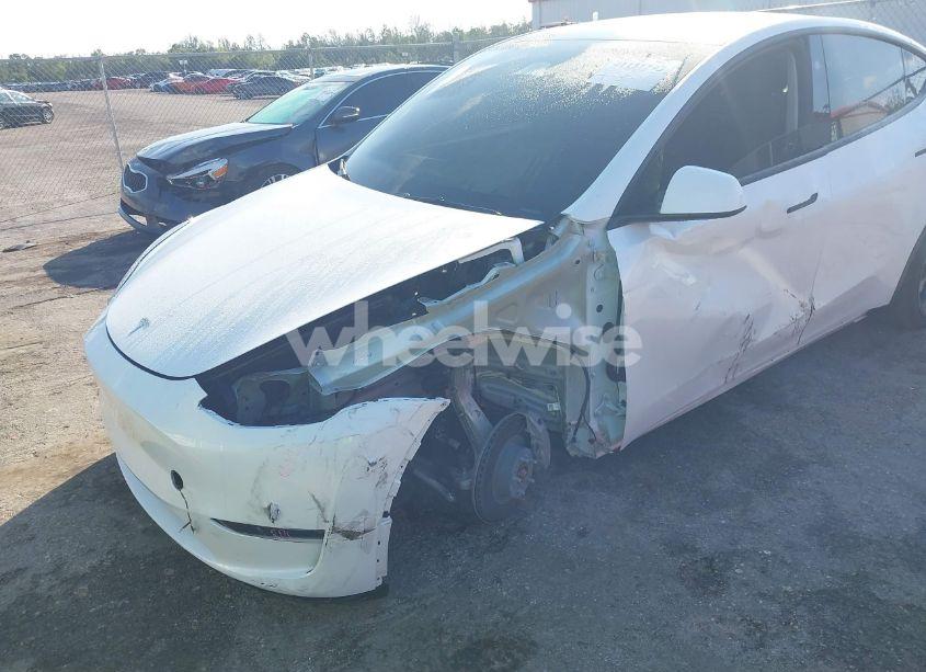 Photo 6 of 2023 Tesla Model Y AWD/LONG RANGE DUAL MOTOR ALL-WHEEL DRIVE (VIN 7SAYGDEE0PA199427)