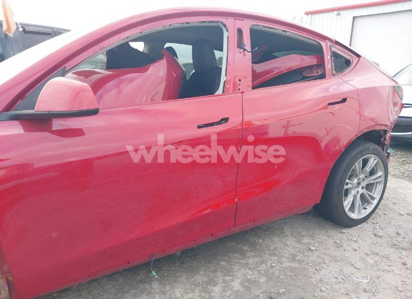 Photo 21 of 2023 Tesla Model Y AWD/LONG RANGE DUAL MOTOR ALL-WHEEL DRIVE (VIN 7SAYGDEE0PF598745)