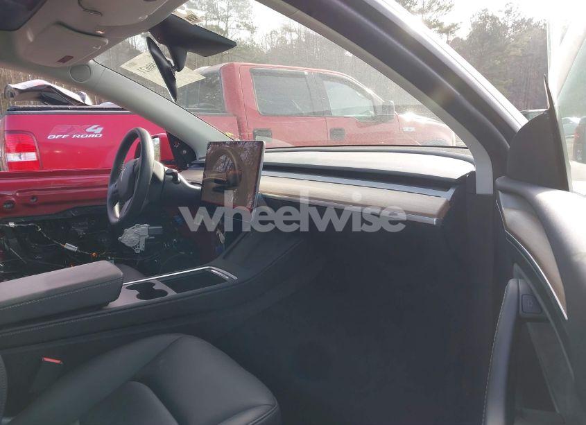 Photo 5 of 2023 Tesla Model Y AWD/LONG RANGE DUAL MOTOR ALL-WHEEL DRIVE (VIN 7SAYGDEE0PF598745)