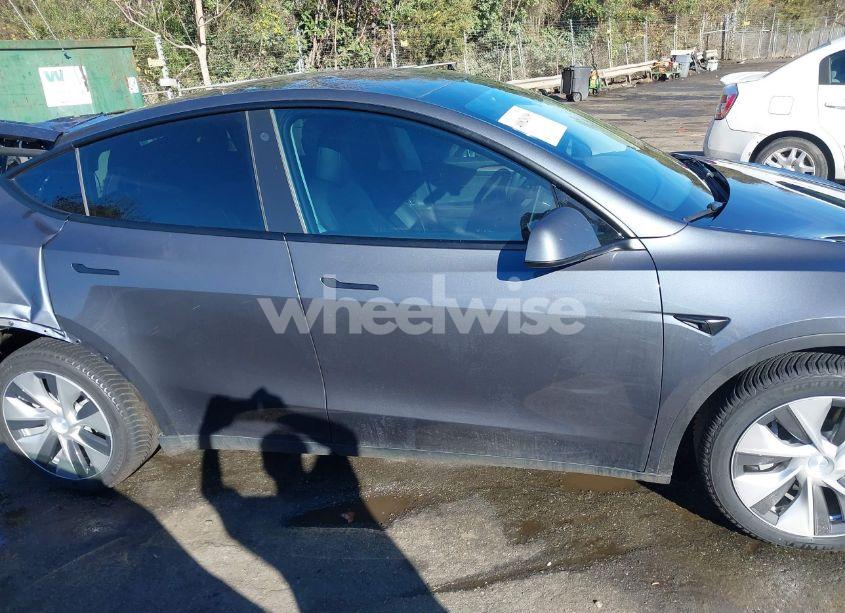 Photo 13 of 2023 Tesla Model Y AWD/LONG RANGE DUAL MOTOR ALL-WHEEL DRIVE (VIN 7SAYGDEE0PF708452)