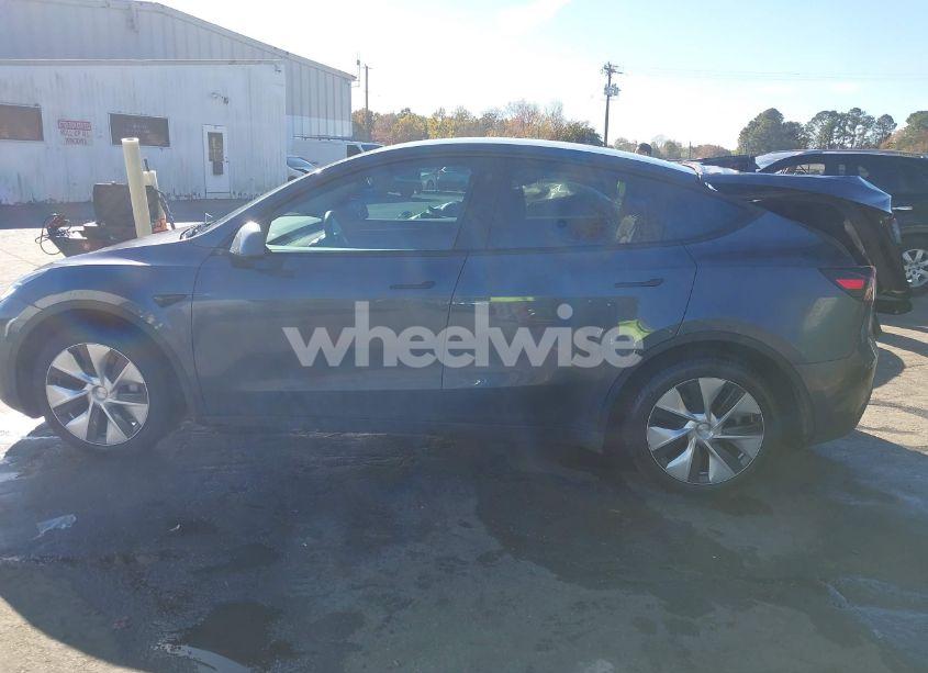 Photo 14 of 2023 Tesla Model Y AWD/LONG RANGE DUAL MOTOR ALL-WHEEL DRIVE (VIN 7SAYGDEE0PF708452)