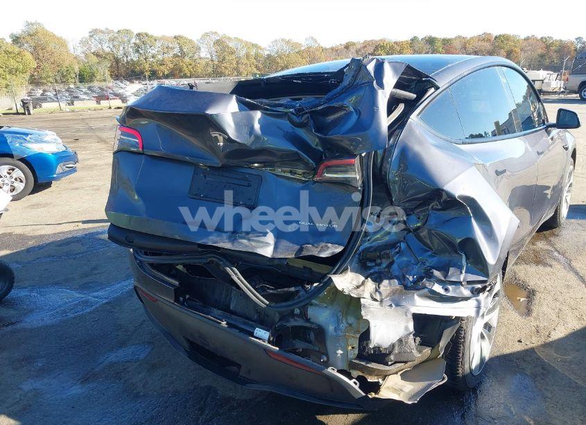 Photo 6 of 2023 Tesla Model Y AWD/LONG RANGE DUAL MOTOR ALL-WHEEL DRIVE (VIN 7SAYGDEE0PF708452)