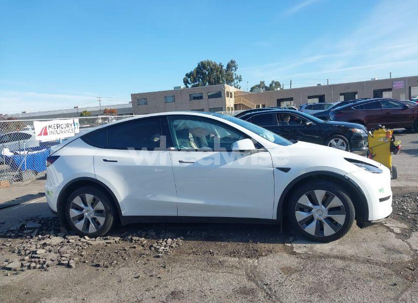 Photo 12 of 2023 Tesla Model Y AWD/LONG RANGE DUAL MOTOR ALL-WHEEL DRIVE (VIN 7SAYGDEE0PF746909)