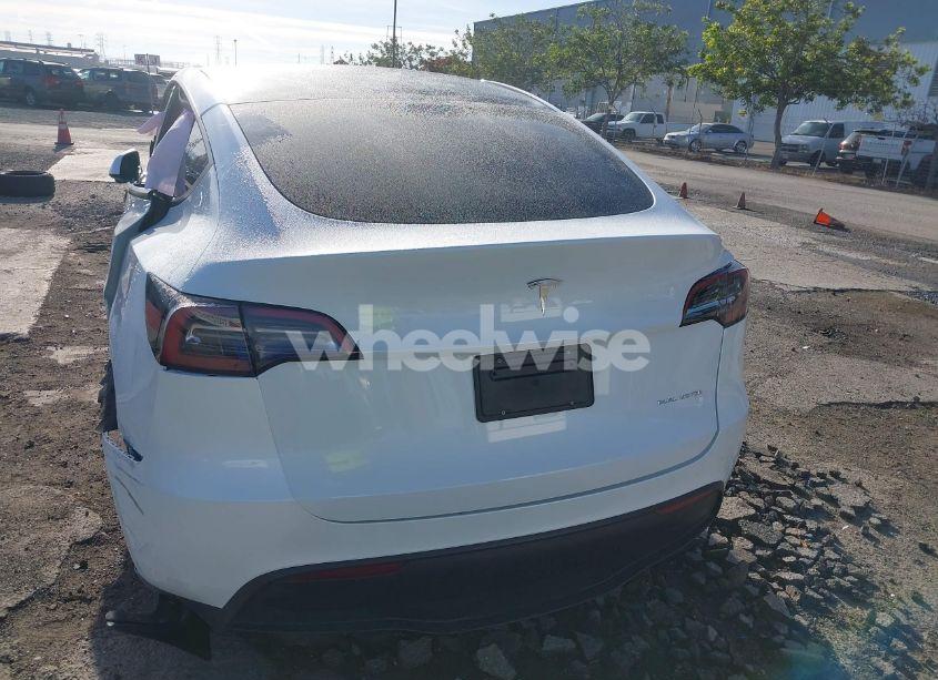 Photo 15 of 2023 Tesla Model Y AWD/LONG RANGE DUAL MOTOR ALL-WHEEL DRIVE (VIN 7SAYGDEE0PF746909)