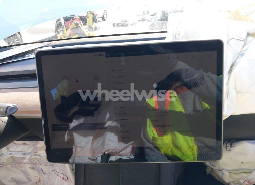 Photo 17 of 2023 Tesla Model Y AWD/LONG RANGE DUAL MOTOR ALL-WHEEL DRIVE (VIN 7SAYGDEE0PF746909)