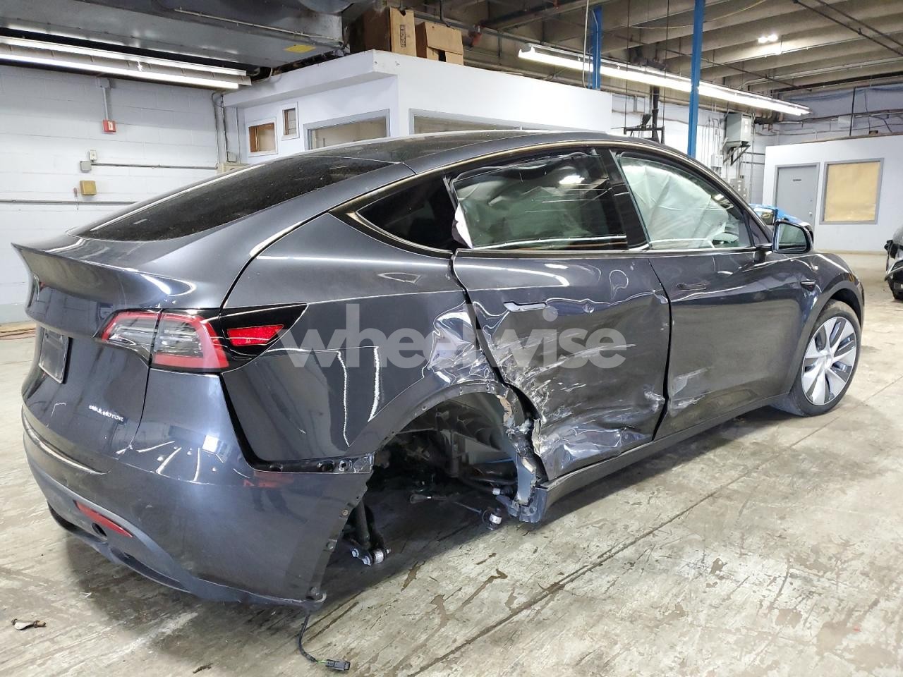 Photo 3 of 2024 TESLA MODEL Y (VIN 7SAYGDEE0RA287929)