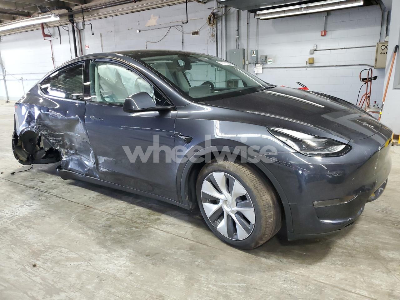 Photo 4 of 2024 TESLA MODEL Y (VIN 7SAYGDEE0RA287929)