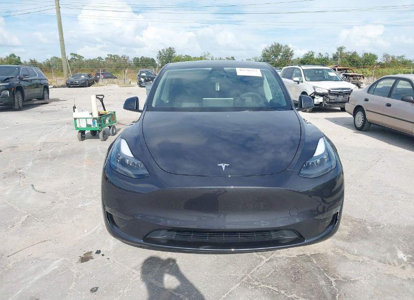 Photo 12 of 2024 Tesla Model Y LONG RANGE DUAL MOTOR ALL-WHEEL DRIVE (VIN 7SAYGDEE0RA309055)