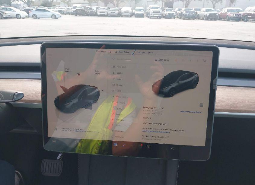 Photo 18 of 2024 Tesla Model Y LONG RANGE DUAL MOTOR ALL-WHEEL DRIVE (VIN 7SAYGDEE0RA309055)