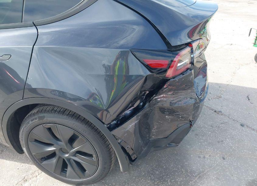 Photo 21 of 2024 Tesla Model Y LONG RANGE DUAL MOTOR ALL-WHEEL DRIVE (VIN 7SAYGDEE0RA309055)