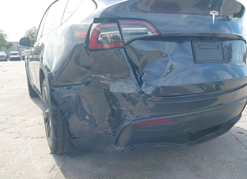 Photo 23 of 2024 Tesla Model Y LONG RANGE DUAL MOTOR ALL-WHEEL DRIVE (VIN 7SAYGDEE0RA309055)