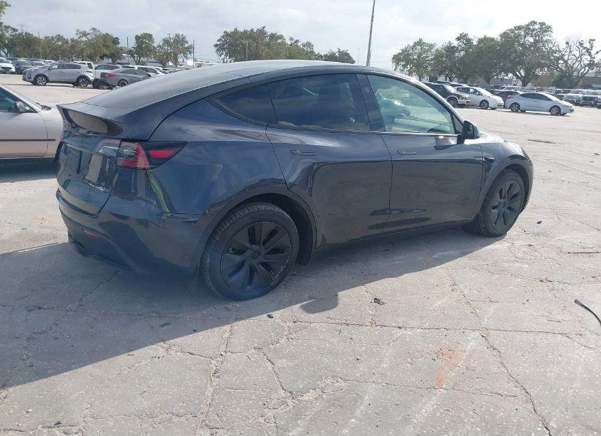 Photo 4 of 2024 Tesla Model Y LONG RANGE DUAL MOTOR ALL-WHEEL DRIVE (VIN 7SAYGDEE0RA309055)