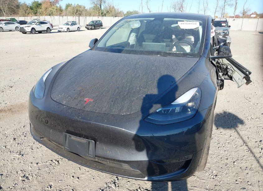 Photo 10 of 2024 Tesla Model Y LONG RANGE DUAL MOTOR ALL-WHEEL DRIVE (VIN 7SAYGDEE0RA326048)