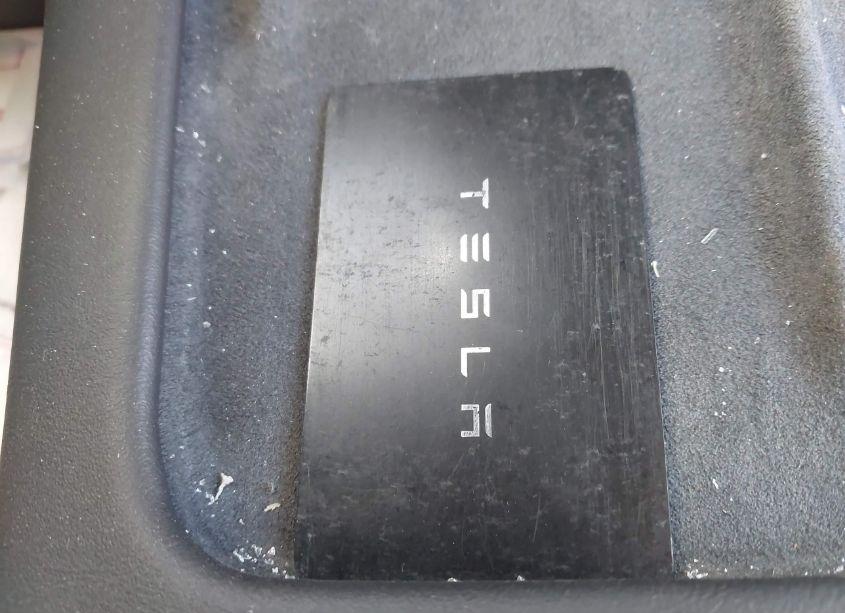 Photo 11 of 2024 Tesla Model Y LONG RANGE DUAL MOTOR ALL-WHEEL DRIVE (VIN 7SAYGDEE0RA326048)