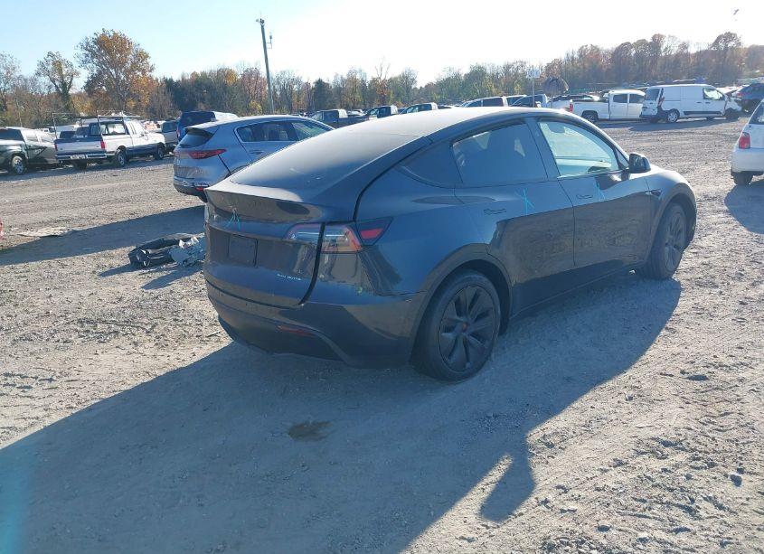 Photo 4 of 2024 Tesla Model Y LONG RANGE DUAL MOTOR ALL-WHEEL DRIVE (VIN 7SAYGDEE0RA326048)