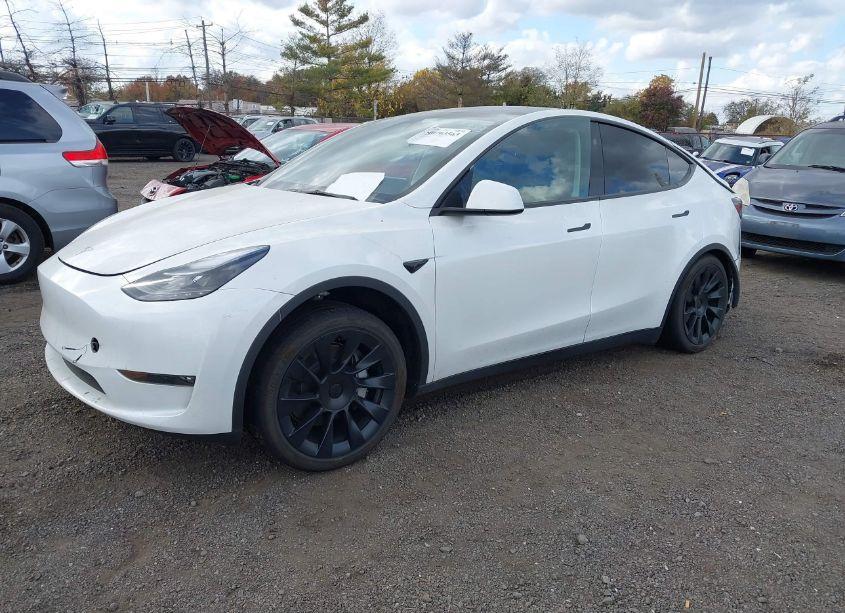 Photo 2 of 2024 Tesla Model Y LONG RANGE DUAL MOTOR ALL-WHEEL DRIVE (VIN 7SAYGDEE0RF037545)